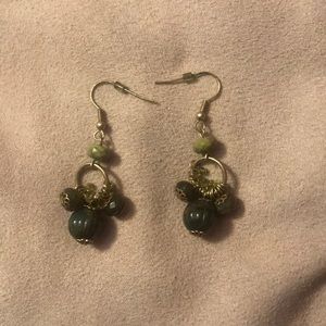 Dangle earrings with gold/green